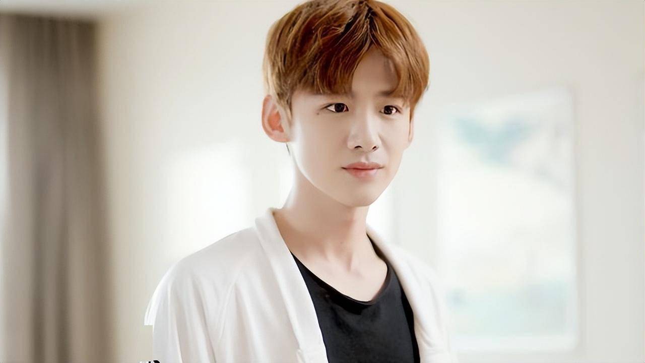 马凡舒竟然亲自发博辟谣,表示自己根本没取关白敬亭,还调侃辟谣要趁早