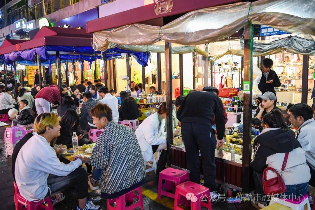 弥勒过年夜市火爆!"灰堆酒"接着约起～_美食_文昌街
