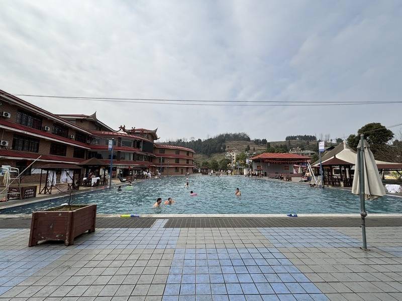 贵州金沙:温泉旅游走俏春节假期_游客_桂花_长假