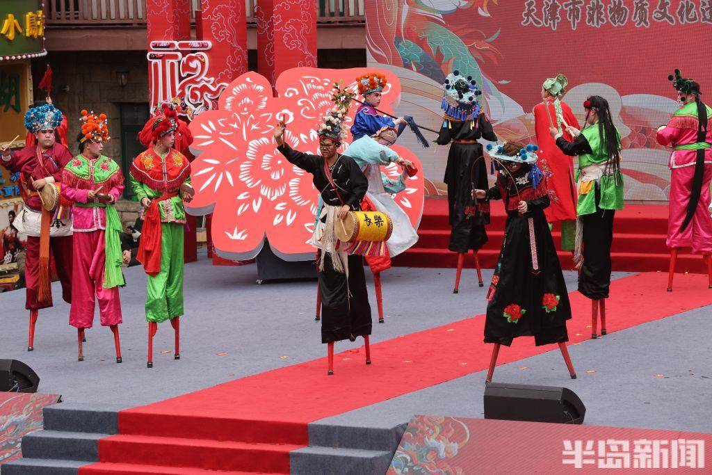 天津非遗高跷,舞进广兴里_青岛_孟达_王滨