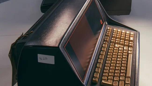 历史遗珍：清洁公司发现两台 50 年前的 Q1 PC 桌面微型计算机
