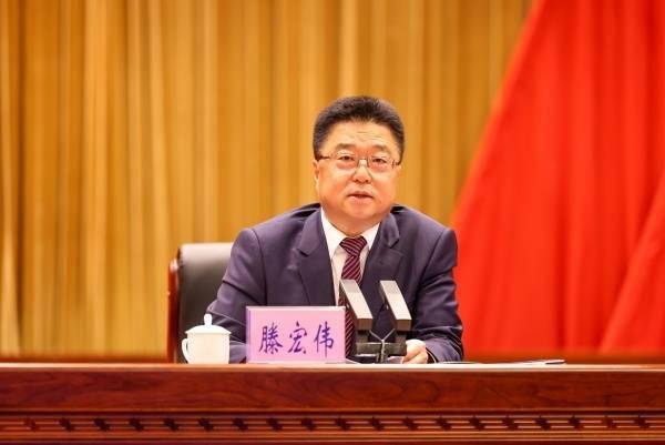 江北区委书记滕宏伟致辞.