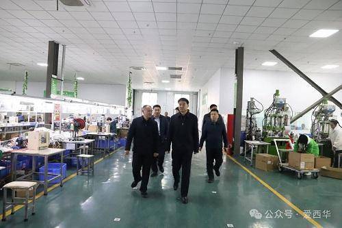 田林一行先后到耕德电子,凯旺电子,枣花面业等处,详细询问企业复工