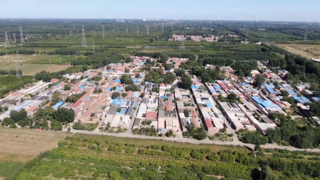 小洋楼里过新年,一年更比一年好_村民_李艳新_安定