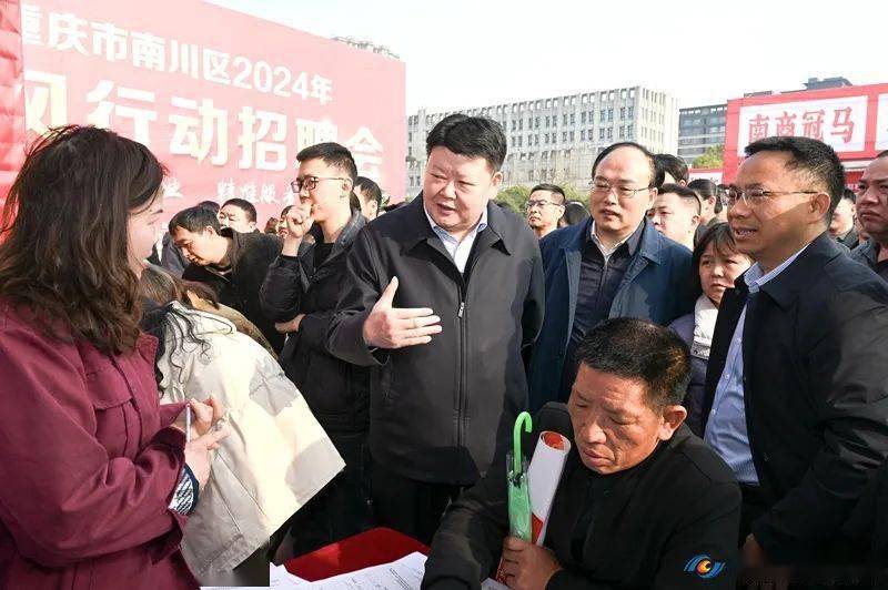 向业顺施崇刚黄友明毛朝银到场视察