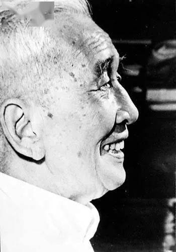 1917年中学毕业后,容庚就开始编写《金文编》,后于1