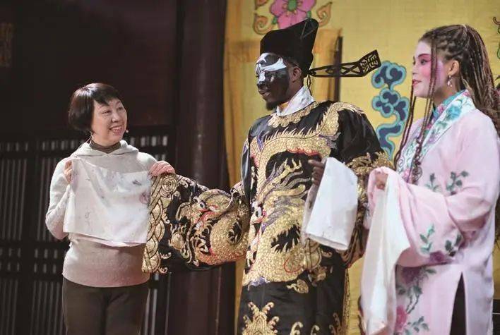 l06u h69c sinh vi63t nam tr57i nghi63m nét 0469p