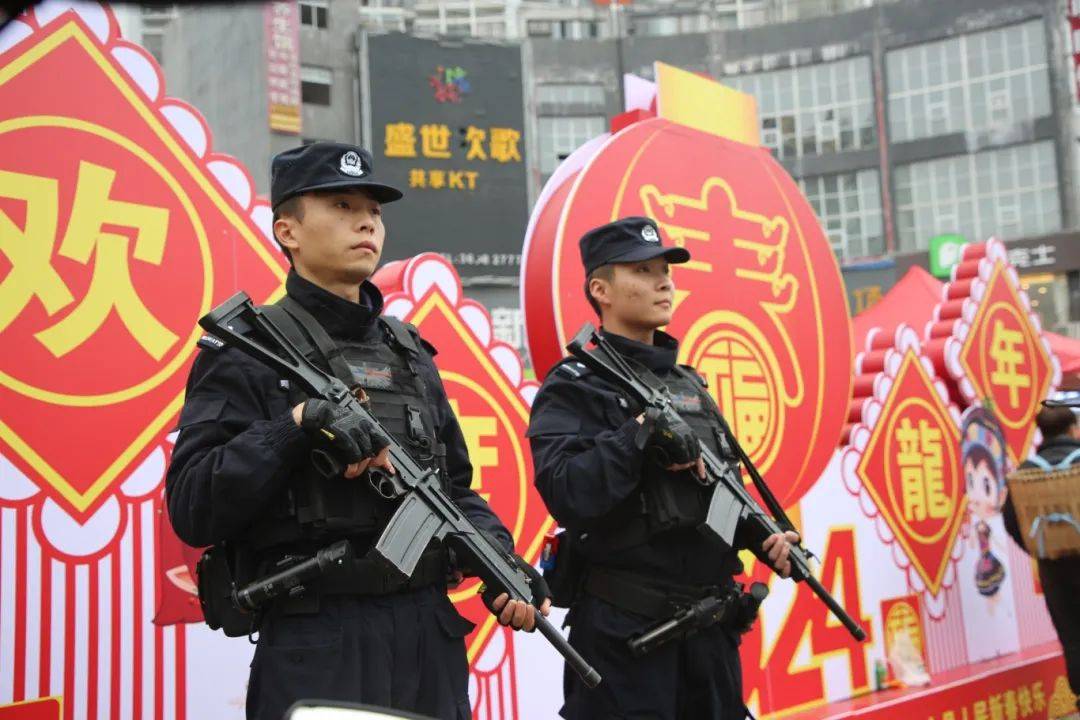 县长,县公安局党委书记,局长鲍安华深入一线检查督导】【图:平坝区副