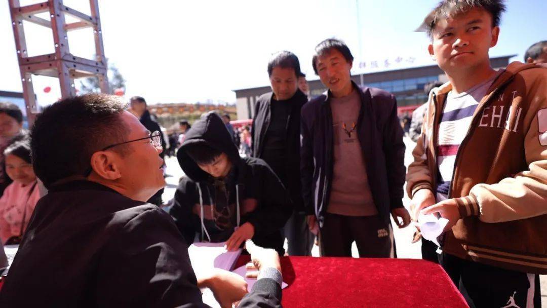 【嘉兴有15000个好岗位】特派员在云南四川河南招人