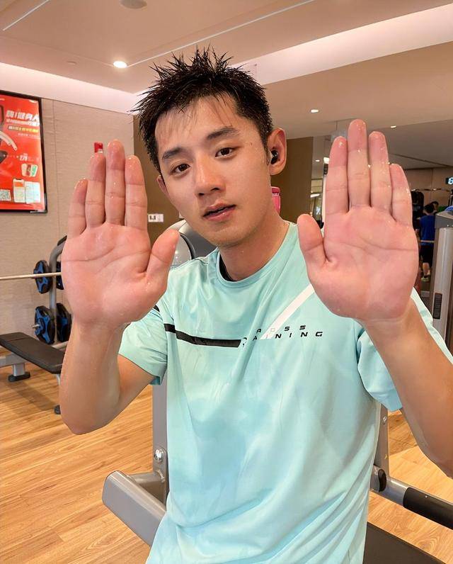 36岁张继科,娱乐圈玩腻了回归乒乓,身家过亿还没结婚_成就_传奇_光芒