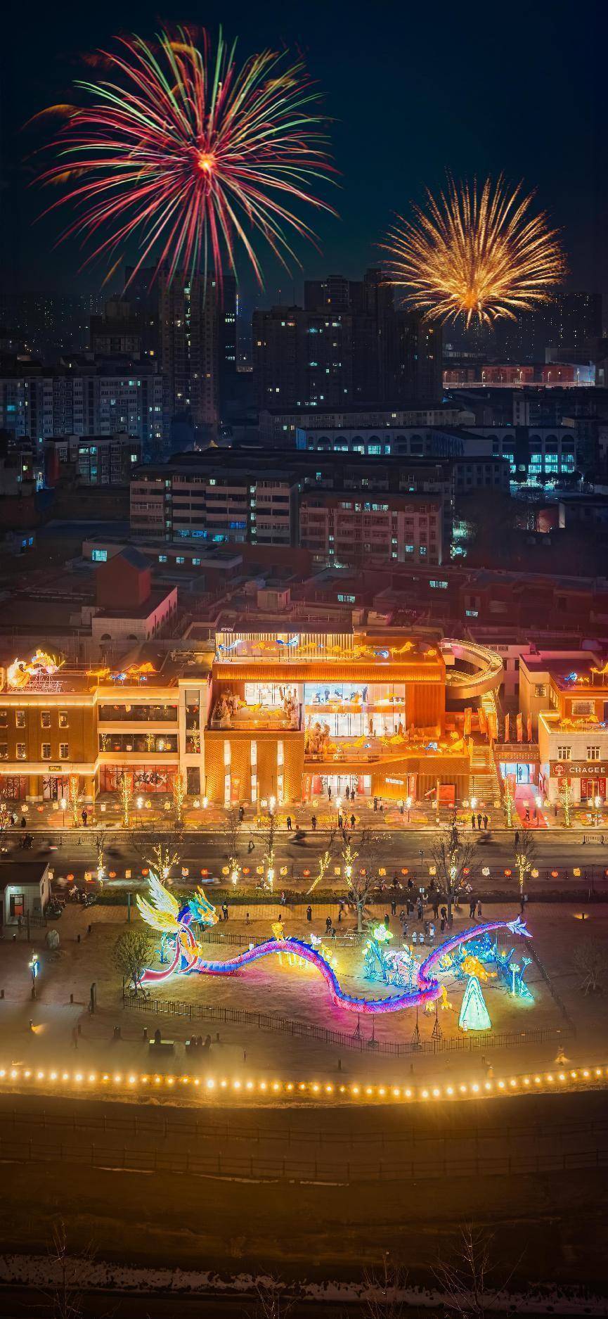 有"嵩高维岳 峻极于天"的嵩山,有少林,有九曲黄河,还有3600年巍巍商都