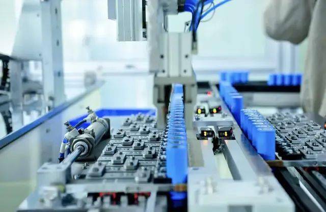 非头部玩家抢夺负极材料20%的市场_石墨_锂电池_中国