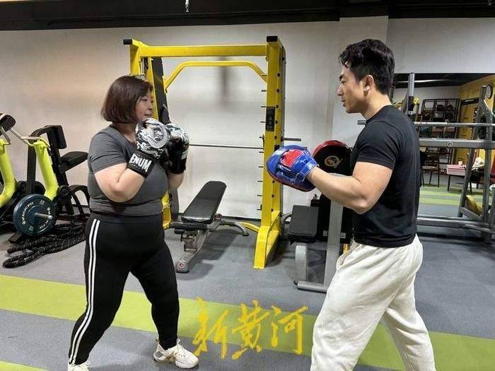 济南"女子拳击手"近半月猛增 有的一年半瘦身80斤_运动_健身房_冯丽正