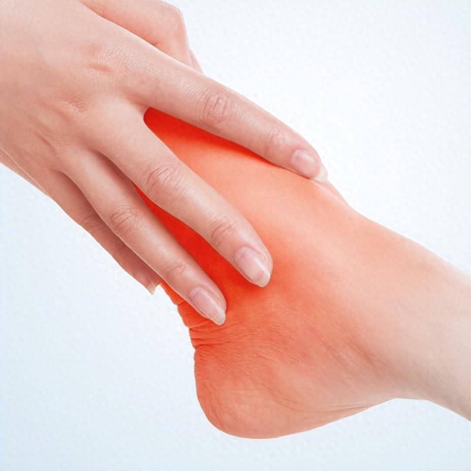 首都除夕护卫健康#"小"崴脚 "大"麻烦——记住崴脚后黄金48小时处理