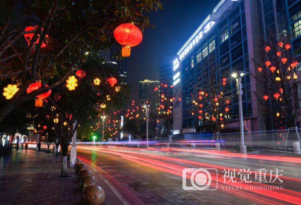 孙云惠 摄/视觉重庆▲江北区,星星点点的灯光装点着城市夜空,与夜景相