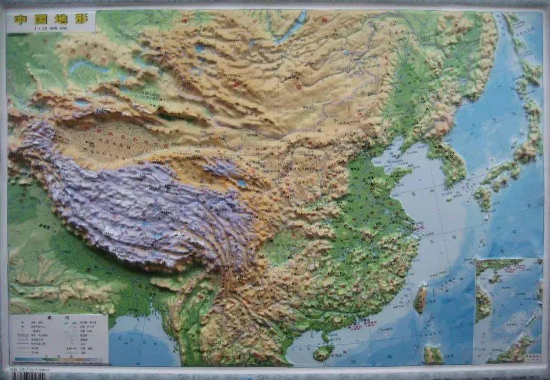 亚洲地形图设色图片