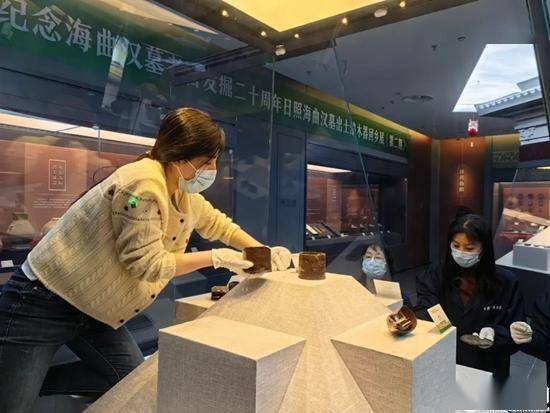 山东省文物考古研究所和日照市博物馆共同对海曲汉墓进行了抢救发掘