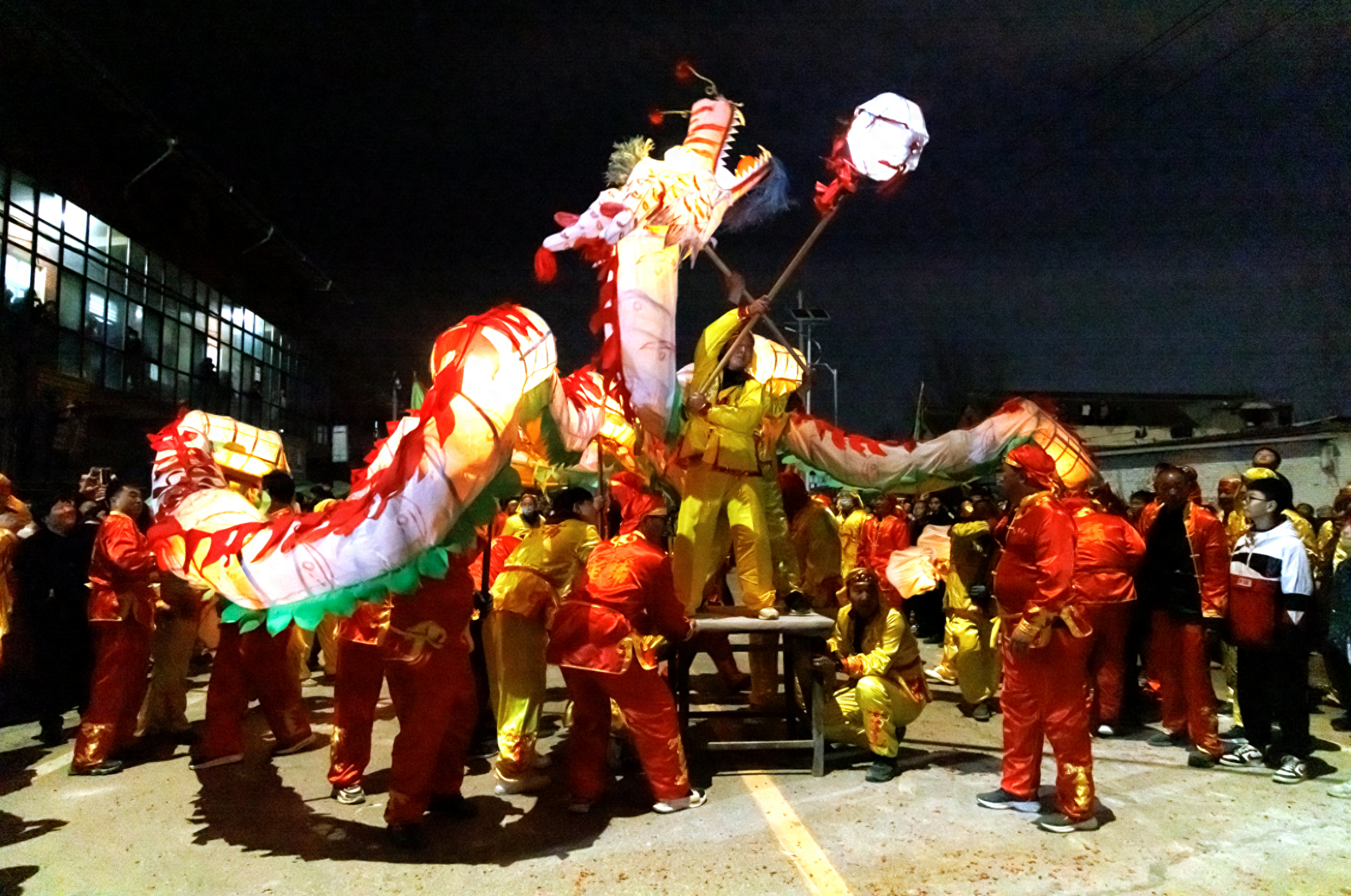 非遗"火龙"闹新春_童贯村_表演_文化