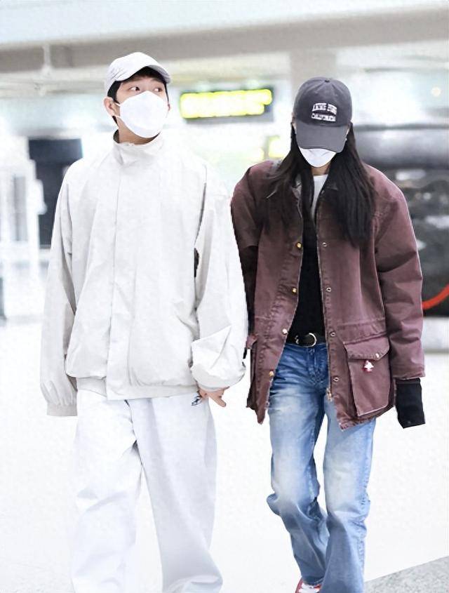 2月20日上午,知名男星井柏然与刘雯传来最新消息!_恋情_北京机场_感情