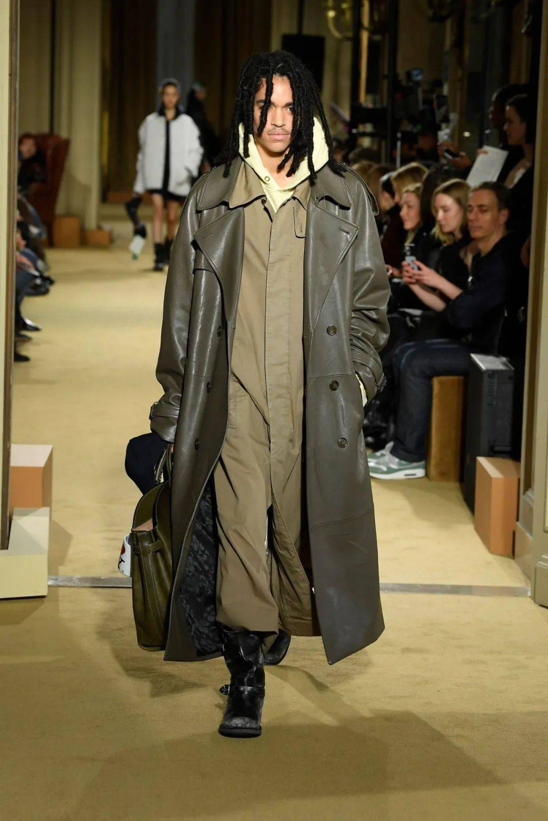 被焕然一新的coach圈粉,coach 2024秋季成衣系列~_大赛_设计_小伙伴