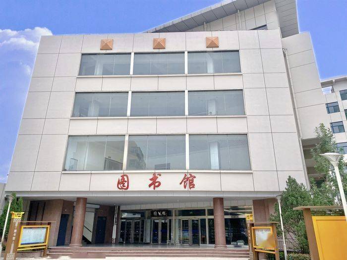 济南十一中获评山东省中小学校星级图书馆,助力提升校园文化软实力