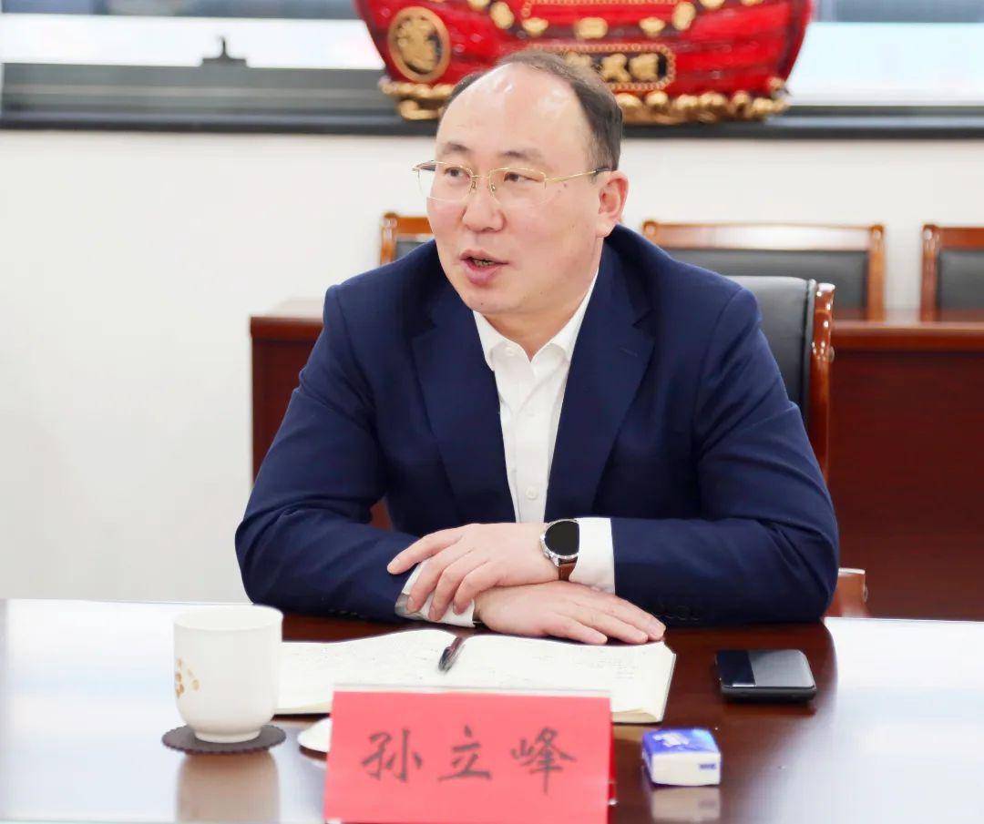 孙立峰表示一年来,"星智库"专家们凝心聚力,求索钻研,为街道工作建言