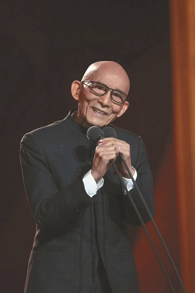 凝眸文艺新春的精神风景_人生_游本昌_沙娜