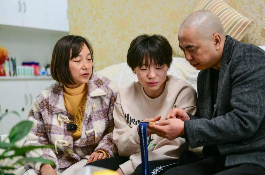 她是怎么做到的_游泳_周龙_专业训练