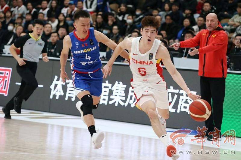 男篮亚洲杯预选赛在西安举行 中国男篮31分大胜蒙古男篮