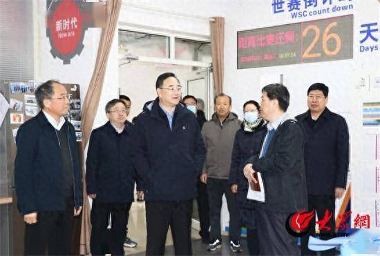 山东省人社厅领导到山东工业技师学院看望慰问世赛集