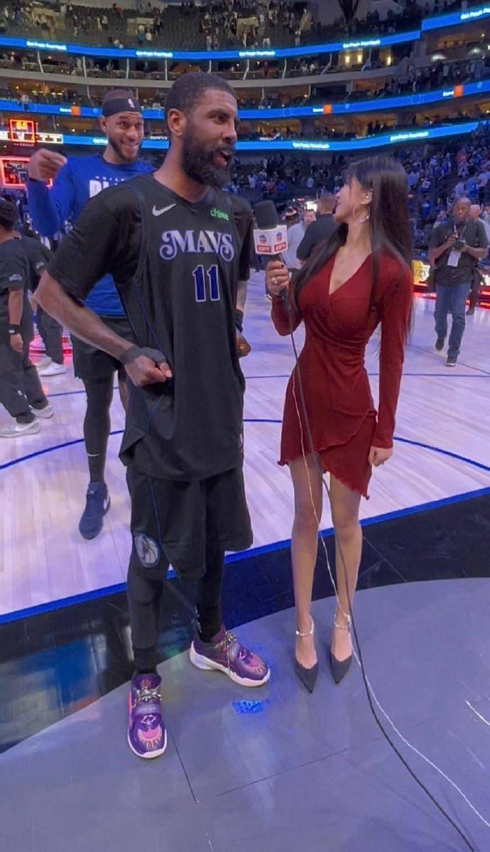 周玲安晒采访美照:重磅引援后的独行侠一路北伐 士气高涨_欧文_太阳