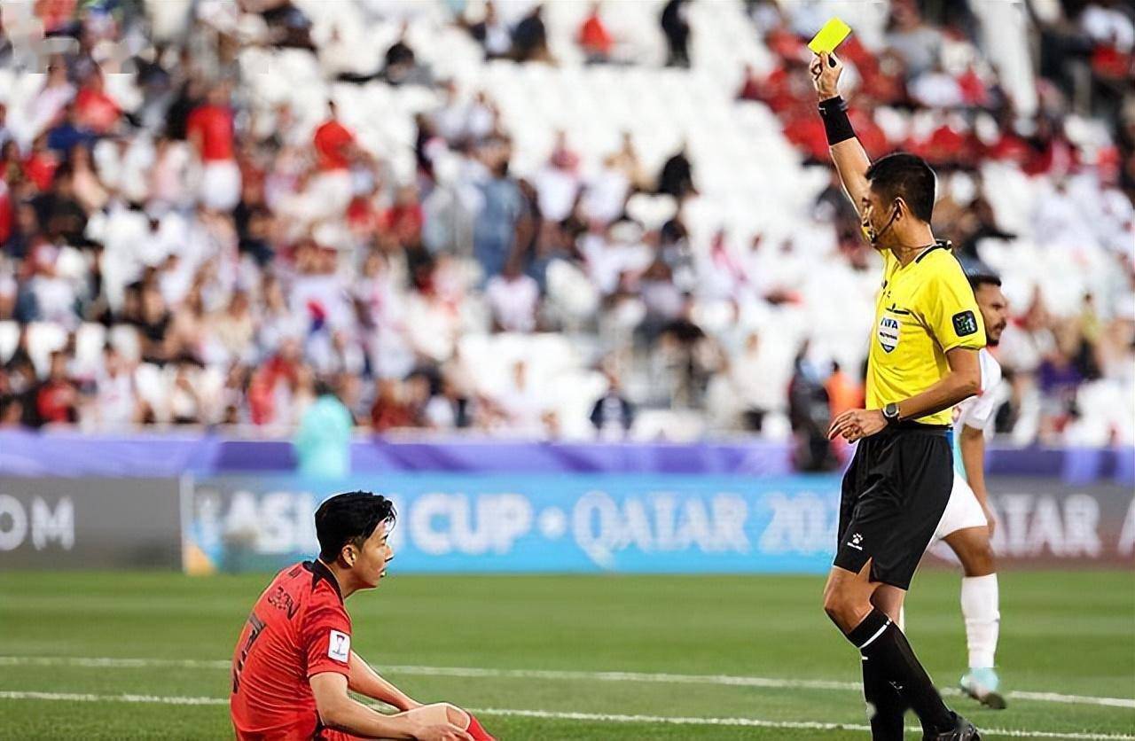 给c罗,孙兴慜出牌手不软,中国裁判值得点赞_比赛_点球_情况