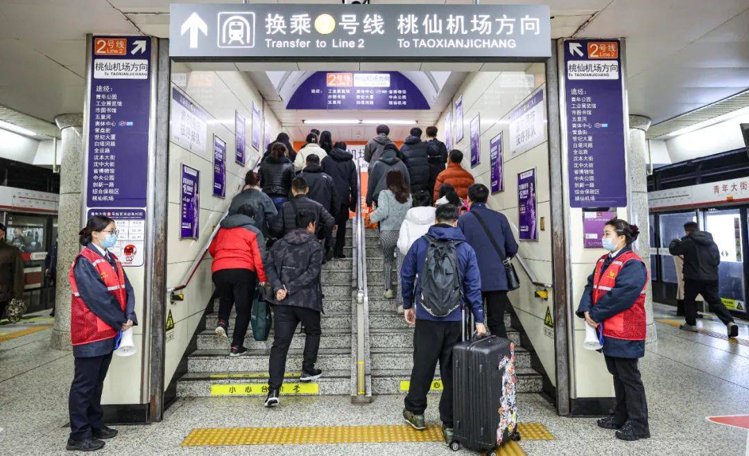 沈阳地铁最新发布!延时运营!_满月_月亮_末班车