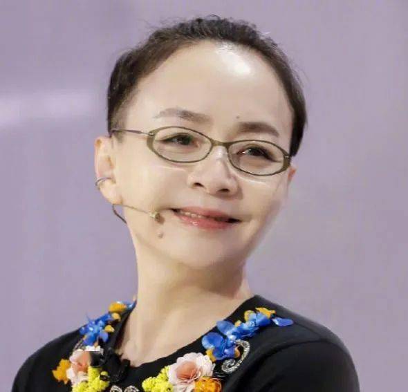 我才觉得有的时候,综艺节目也需要嘉宾的自由发挥,而宋丹丹和倪萍两个