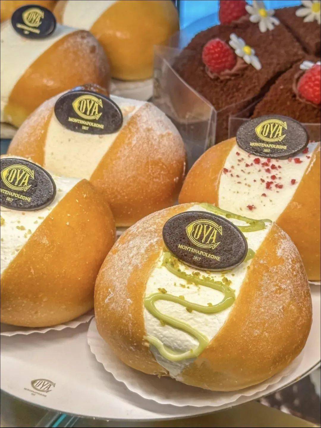 热卖的山姆罗马奶油面包!