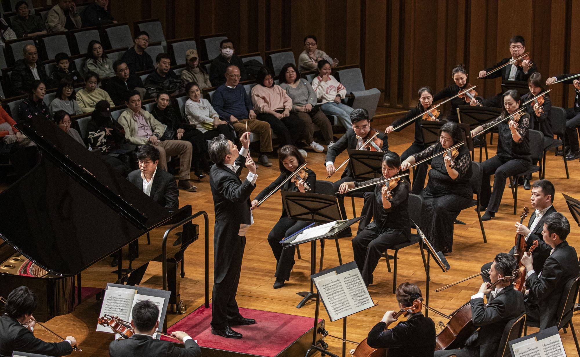 携手夏小汤,孙颖迪,邹翔,北交上演"勃拉姆斯之夜"_钢琴_协奏曲_北京