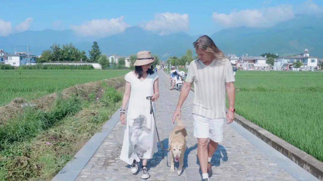 林登与妻子瑾妮在斯坦福的格格不入进入斯坦福大学,意味着攀登到