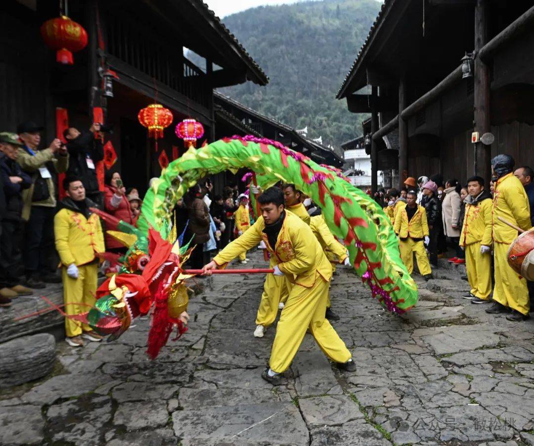 松桃举办第十四届中国寨英滚龙文化艺术节_古镇_摄影_场面