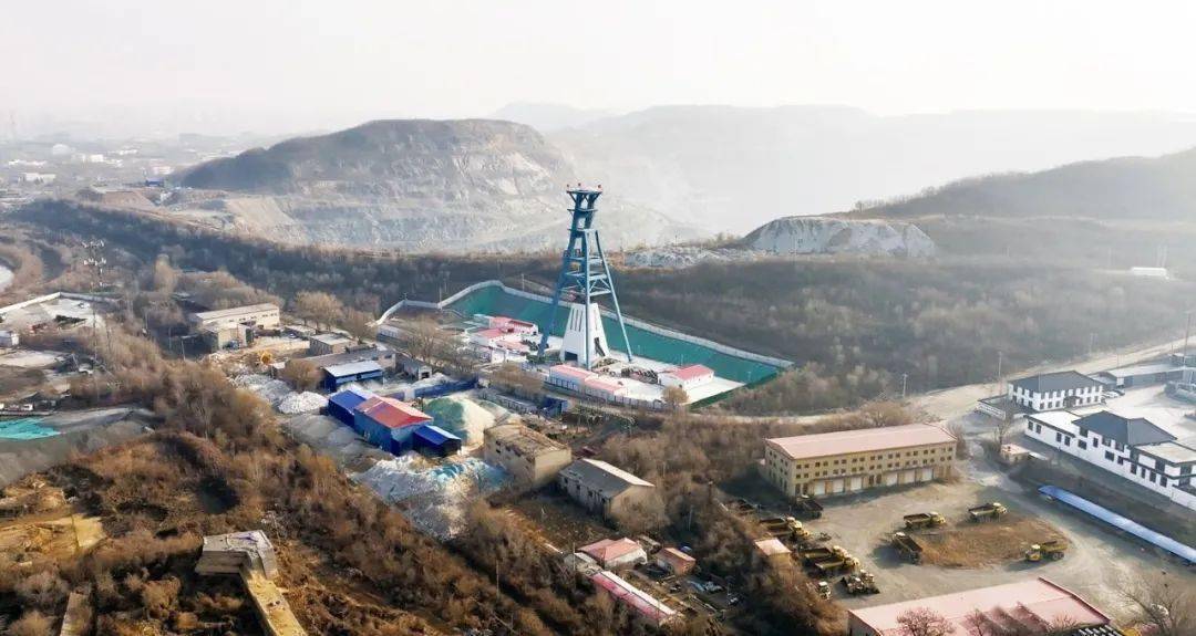 春节期间,全国最大单体地下铁矿山项目——鞍钢西鞍山铁矿项目施工