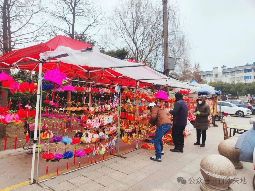 扬城几处花灯市场现场直击_商户_销售点_扬州