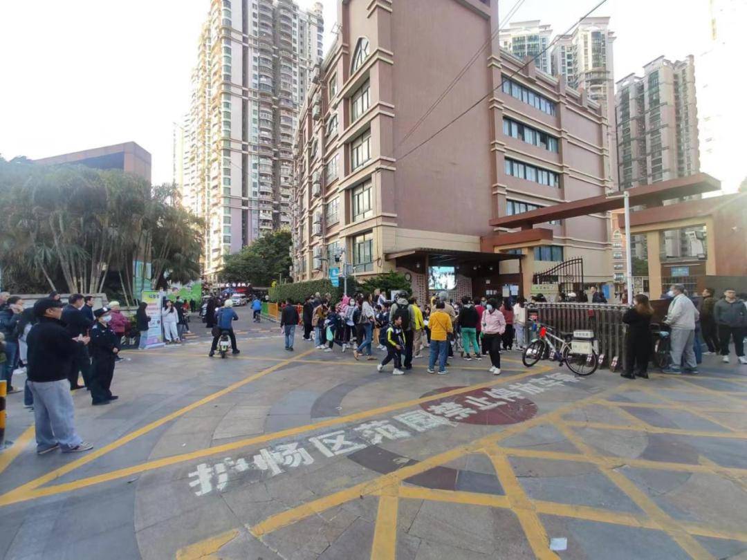 助推儿童友好城市建设,南源街道联合华侨小学,在荔港南湾社区打造了一