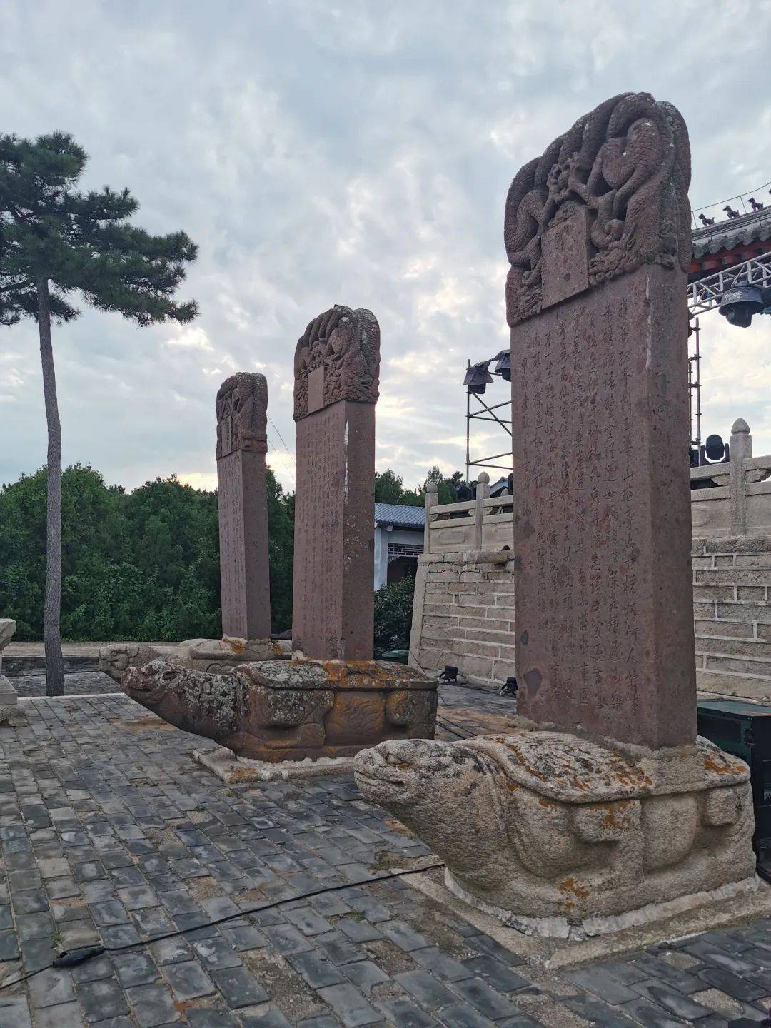 赛博祭祀:一周城市生活_北镇市_北镇庙_石碑
