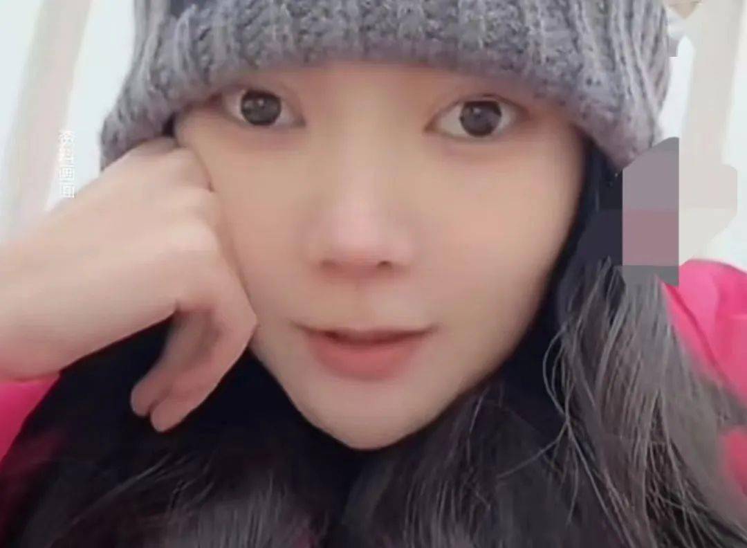2月21日凌晨1点30分,"菲菲公主"的家人用菲菲的抖音账号发布了一则
