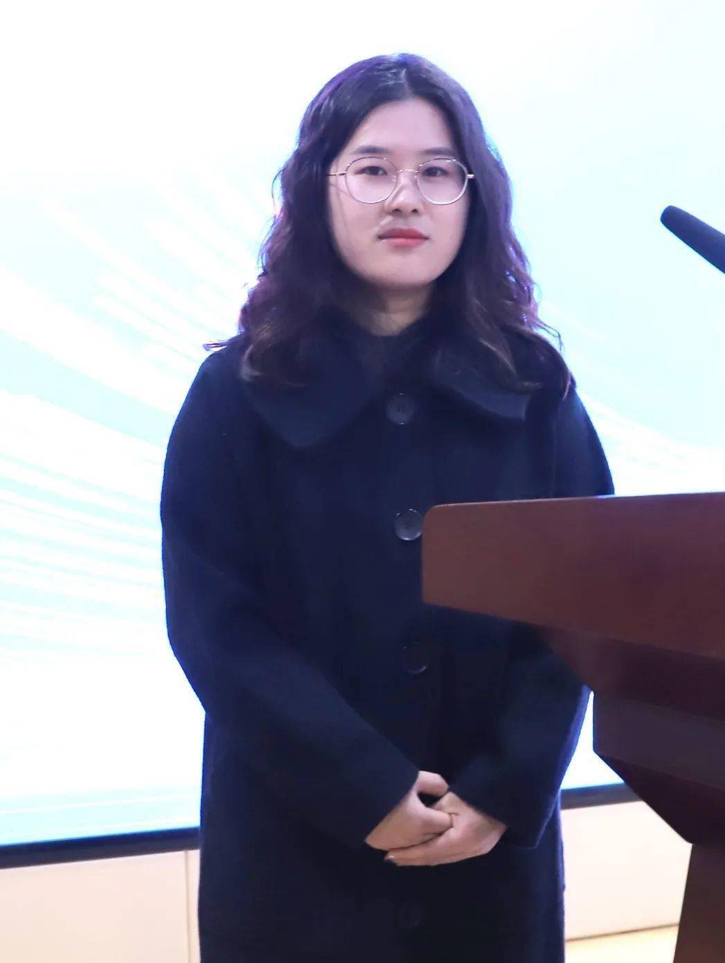 综合医生李帅种植医生闫伟正畸医生廉德庆员工代表们作了发言,他们谈