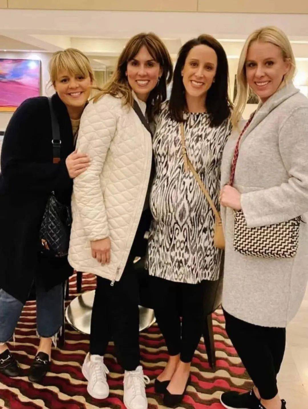 于是她和"购买指南"的三位创始人女性取得联系,询问她们喜欢的理由,才