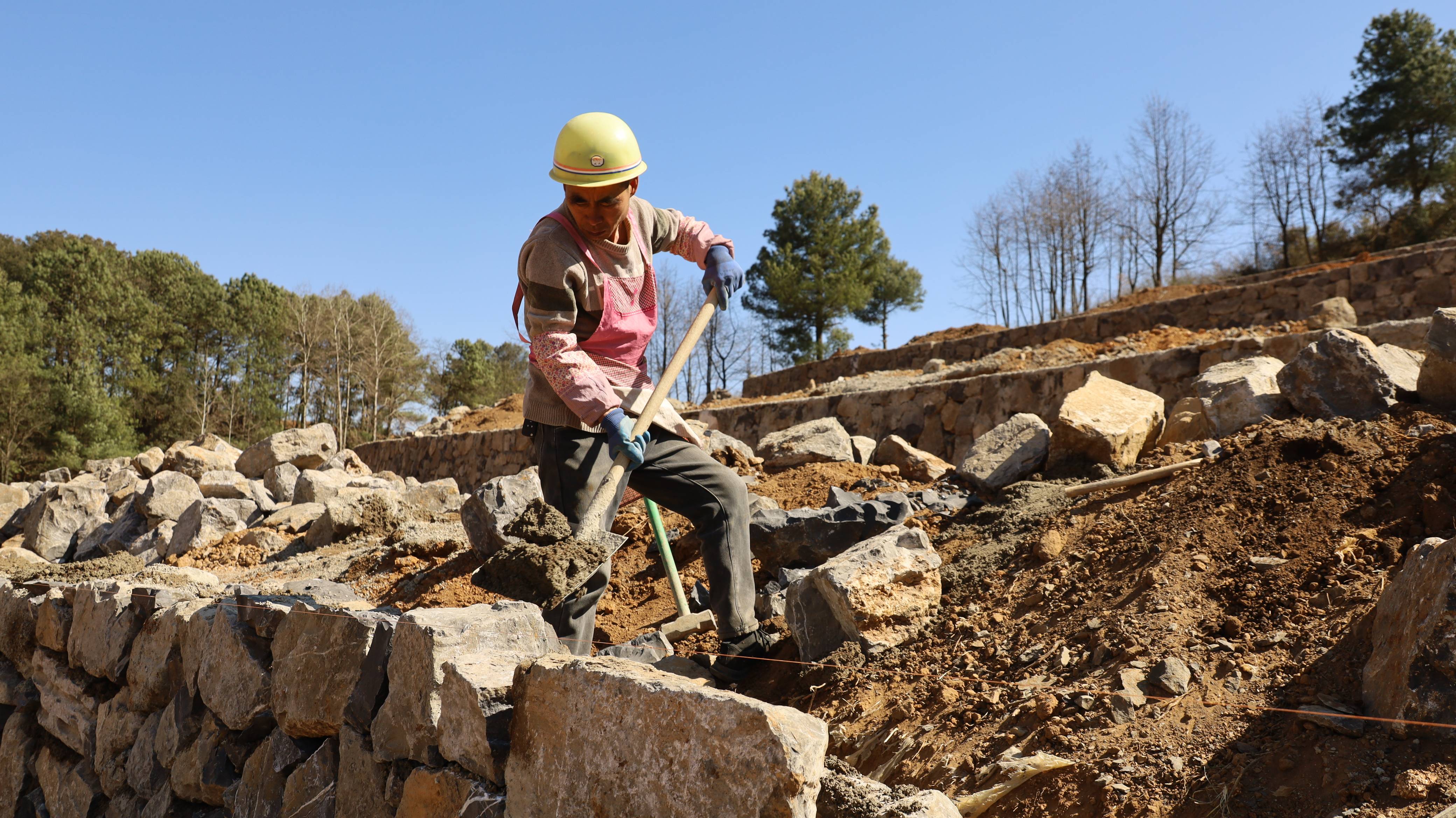 雪山镇:加快建设高标准农田 务实粮食安全基础_施工_项目_挡墙