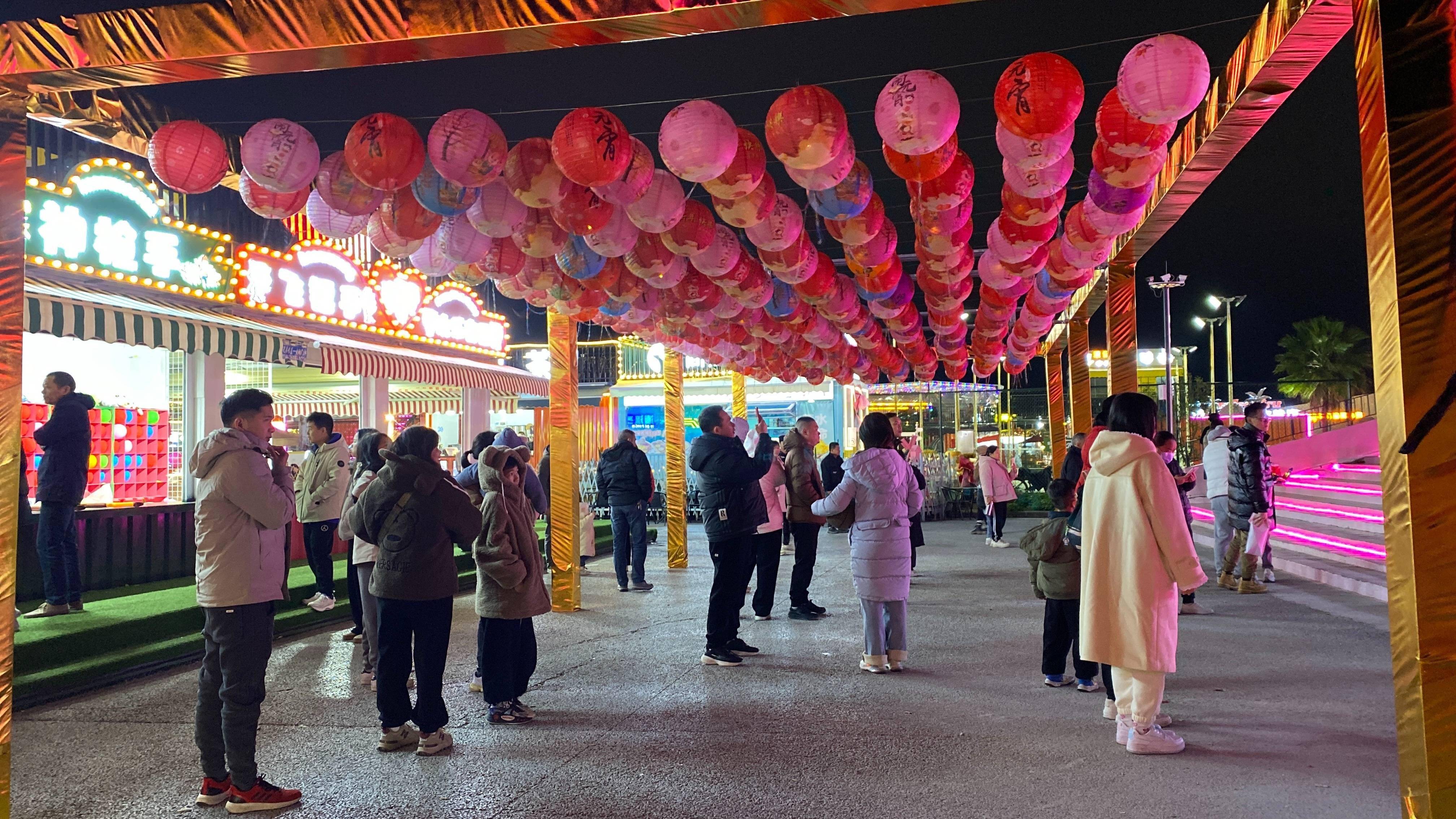 肇庆四会:潮流雄狮闹元宵,文化街区大巡游