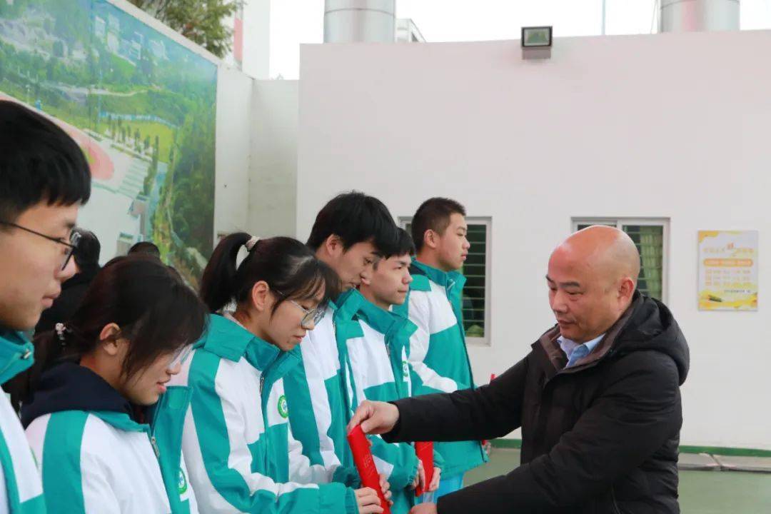 龙马精神展宏图,奋勇争先启新篇——五华县高级中学举行2024年春季