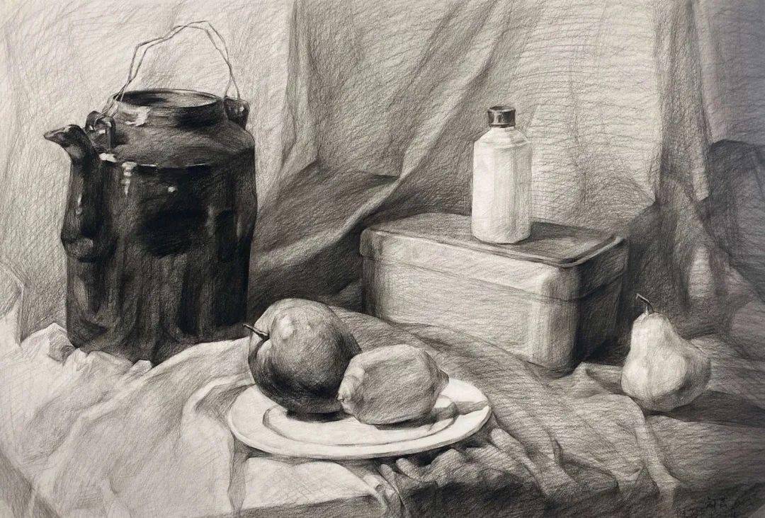 静物素描中,虚实关系很重要_画面_整体_物体