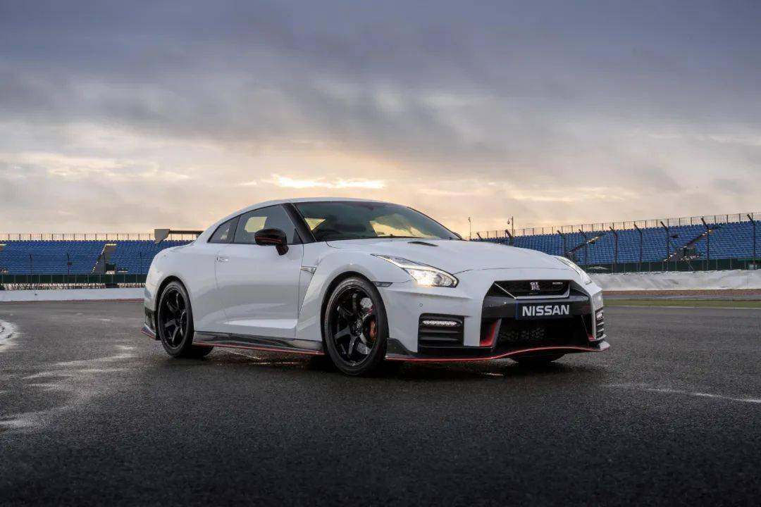 你大爷就是你大爷,autoart gtr r35 nismo 2022模型试玩_nismo_独立